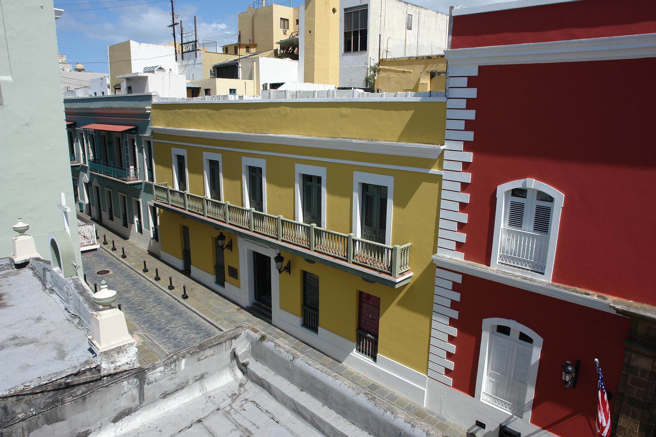 Calle de la Fortaleza 56 - Antigua Real Audiencia - Conservatorio De Artes Del Caribe - San Juan (Viejo San Juan) - 2011 00054